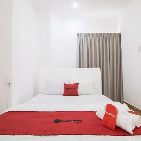 Reddoorz Plus Near Tan Dinh Market 胡志明市 外观 照片