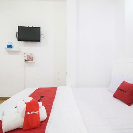 Reddoorz Plus Near Tan Dinh Market 胡志明市 外观 照片