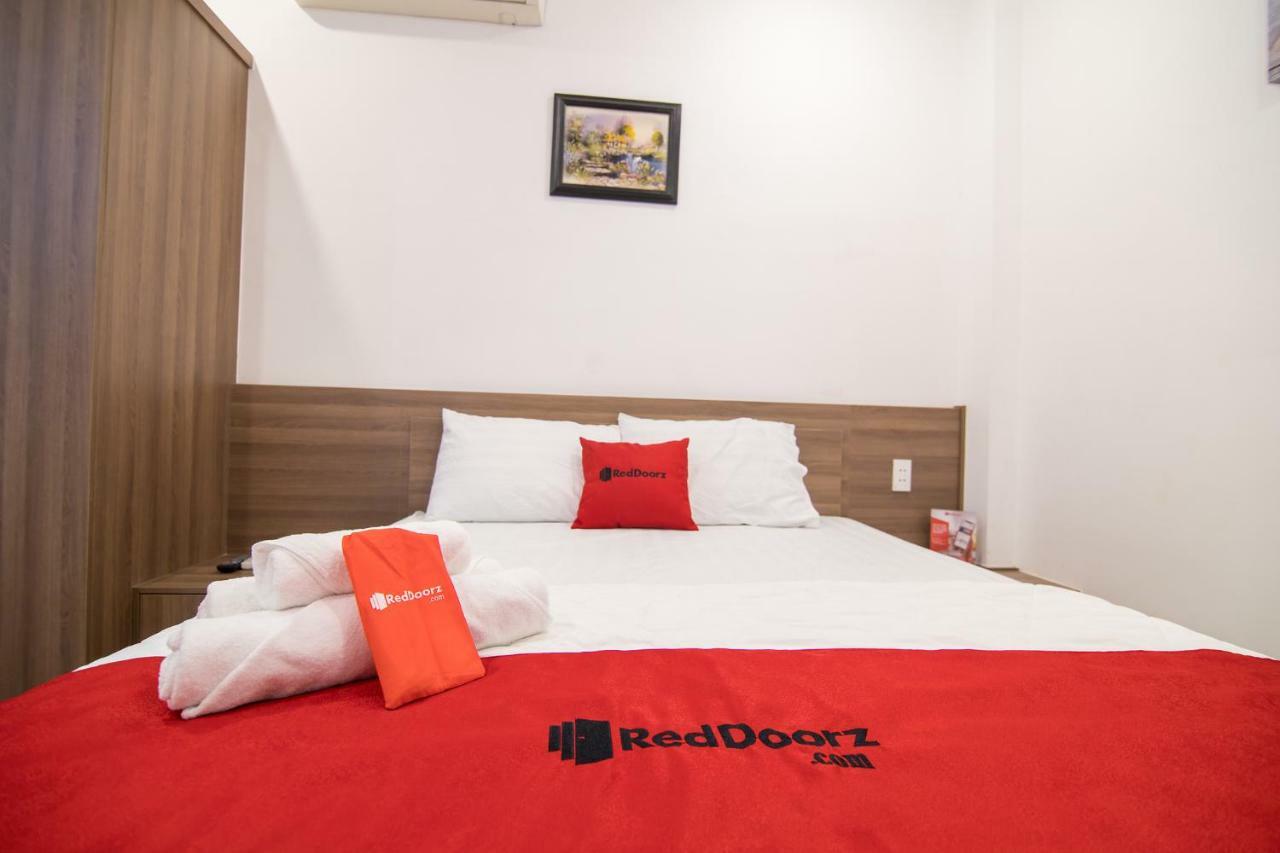 Reddoorz Plus Near Tan Dinh Market 胡志明市 外观 照片