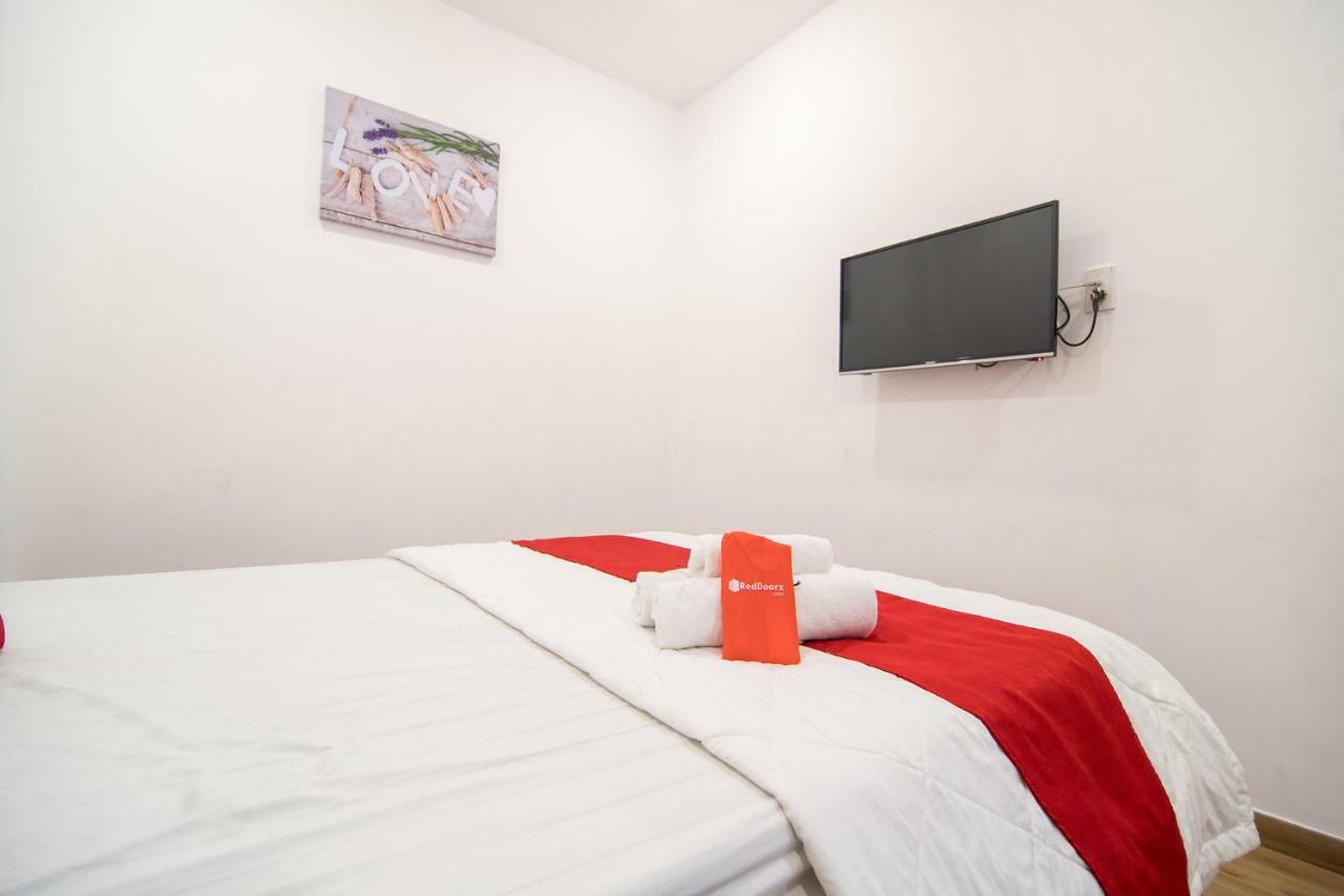 Reddoorz Plus Near Tan Dinh Market 胡志明市 外观 照片