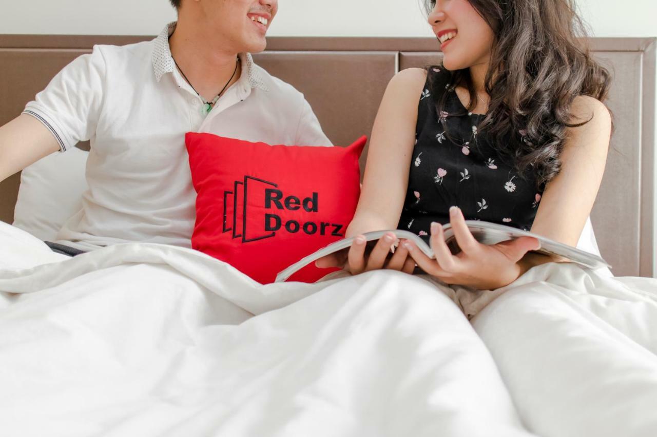 Reddoorz Plus Near Tan Dinh Market 胡志明市 外观 照片