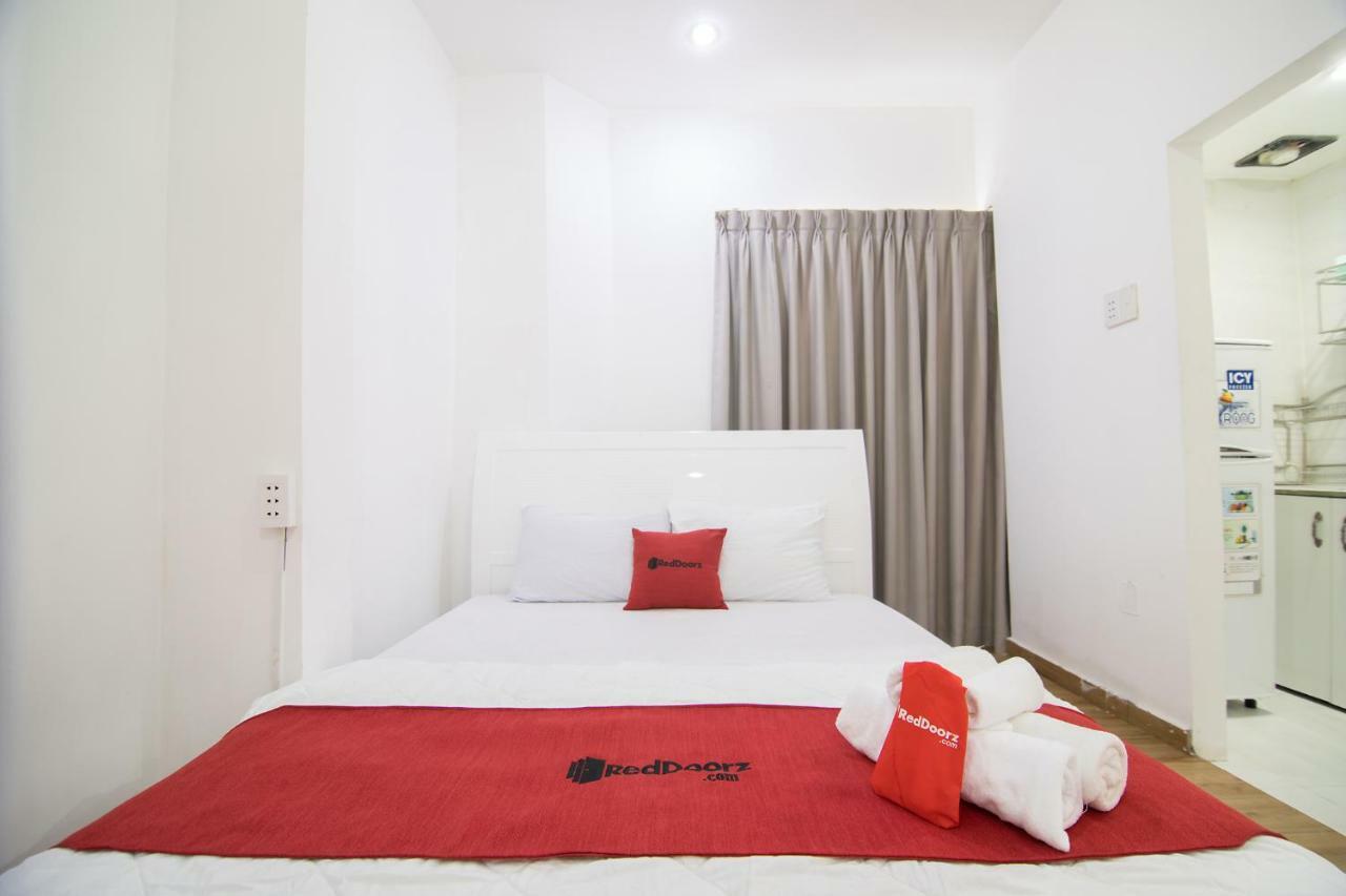 Reddoorz Plus Near Tan Dinh Market 胡志明市 外观 照片