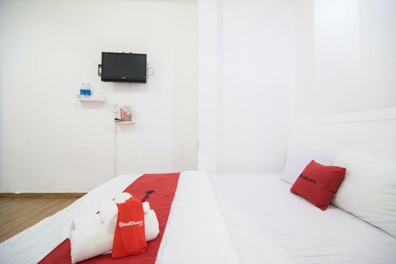 Reddoorz Plus Near Tan Dinh Market 胡志明市 外观 照片